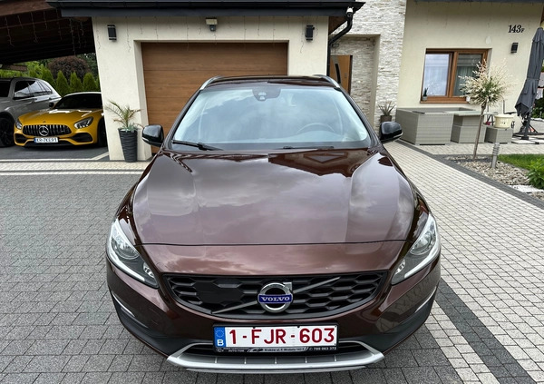 Volvo V60 Cross Country cena 67000 przebieg: 190000, rok produkcji 2018 z Kraków małe 742